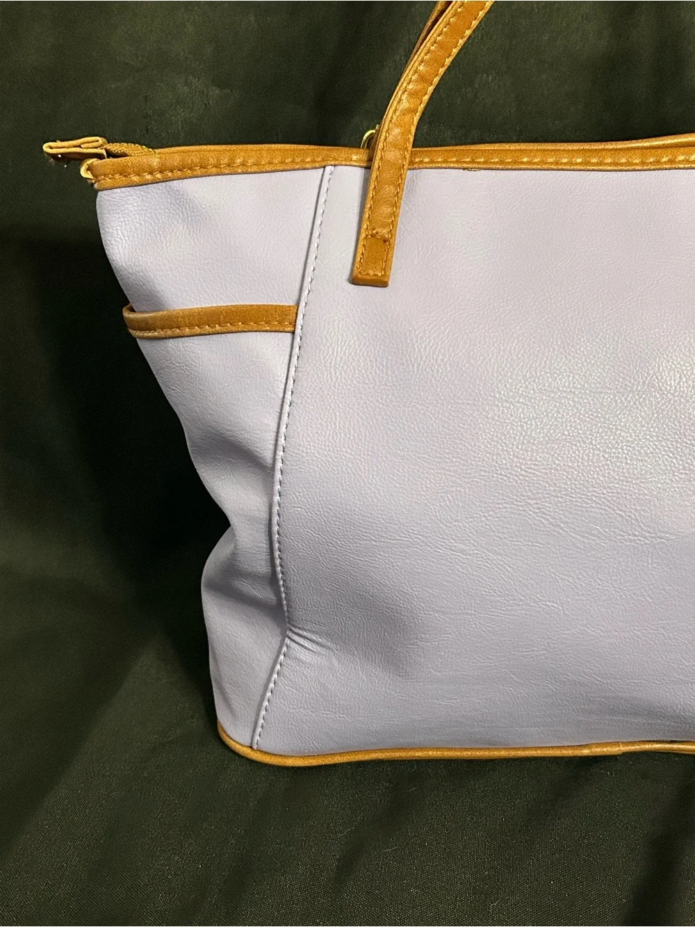 Women’s White & Lavender Tote Bag with Brown Trim & Gold Accent NWT